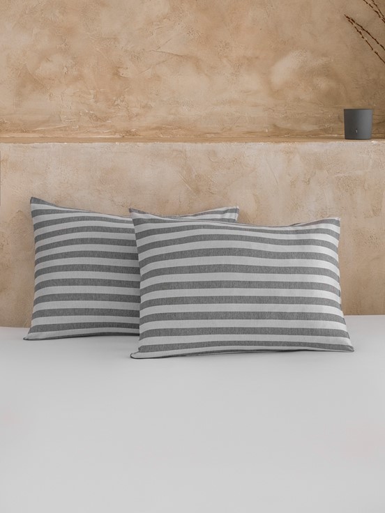 Yastık Kılıfı GRİ ÇİZGİLİ