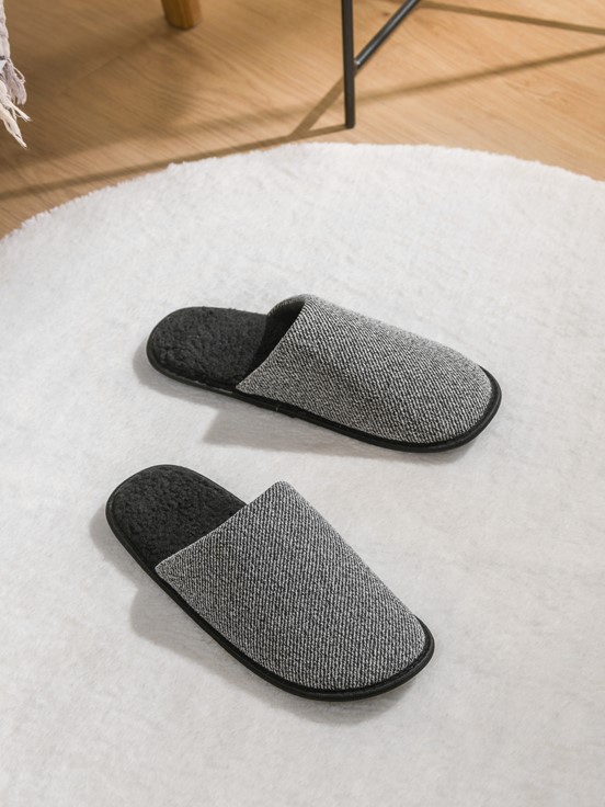 Ev Terliği YENİ SİYAH