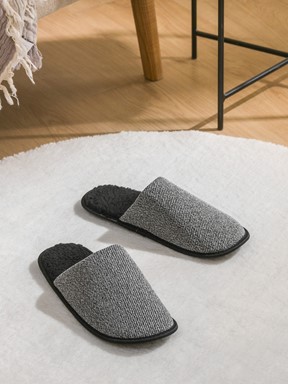 Ev Terliği YENİ SİYAH