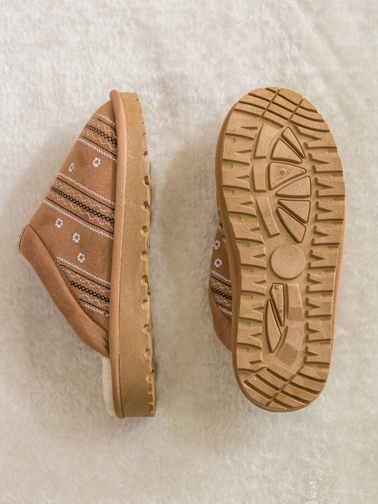 Ev Terliği DEVETÜYÜ