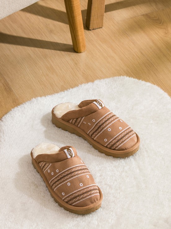 Ev Terliği DEVETÜYÜ