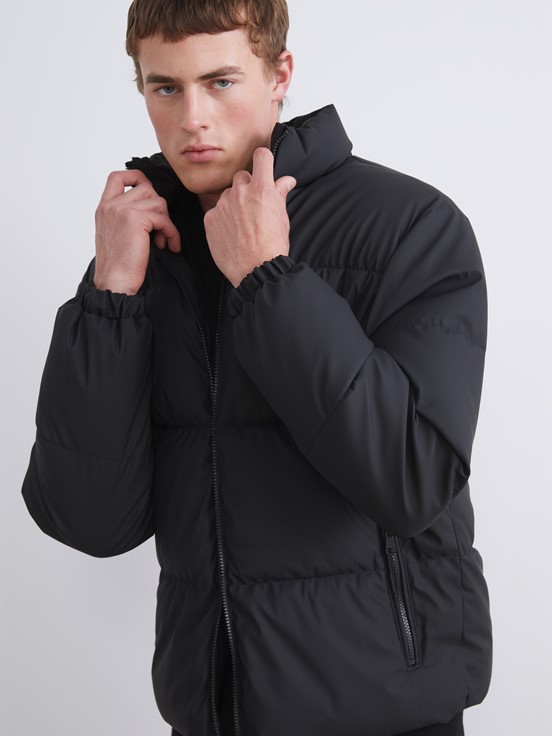 Deri Görünümlü Mont YENİ SİYAH