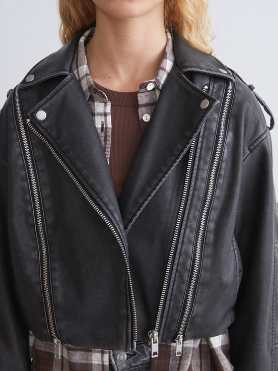 Deri Görünümlü Ceket YENİ SİYAH