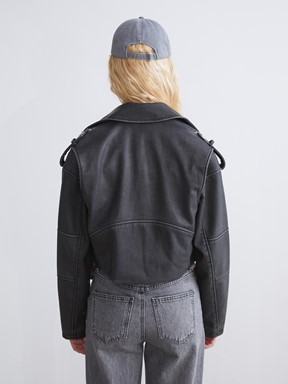 Deri Görünümlü Ceket YENİ SİYAH