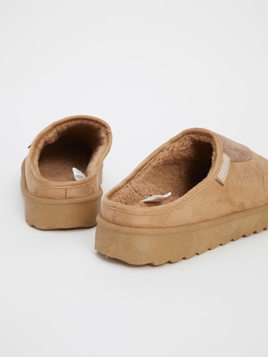 Ev Terliği DEVETÜYÜ