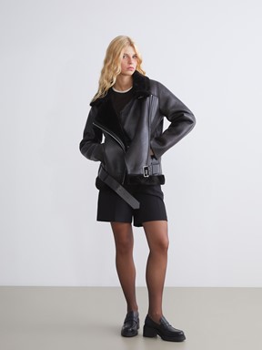 Deri Görünümlü Mont YENİ SİYAH