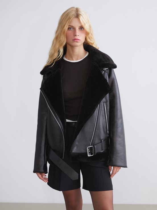 Deri Görünümlü Mont YENİ SİYAH