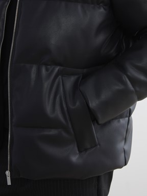 Deri Görünümlü Mont YENİ SİYAH