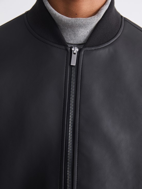 Deri Görünümlü Mont YENİ SİYAH