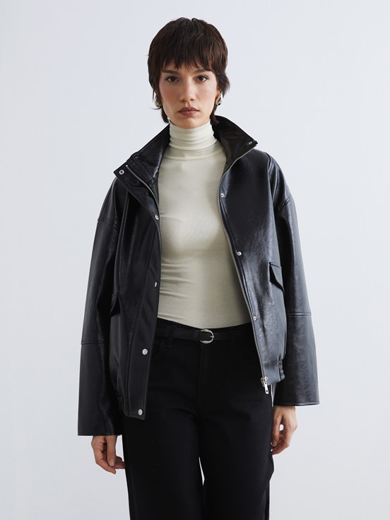 Deri Görünümlü Mont YENİ SİYAH