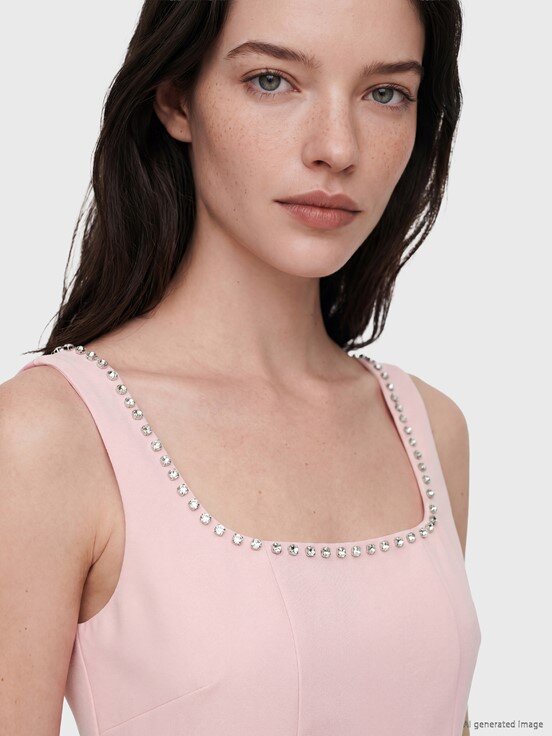 Elbise PEMBE