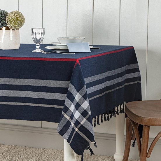 Brigitte Masa Örtüsü