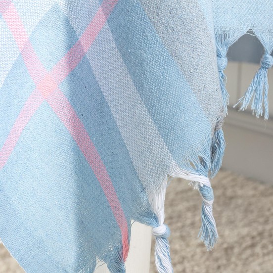 Brigitte Masa Örtüsü