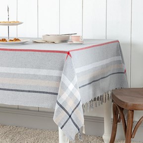 Brigitte Masa Örtüsü