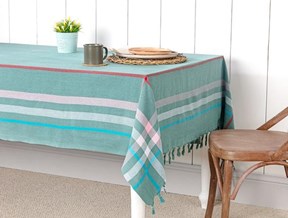 Brigitte Masa Örtüsü