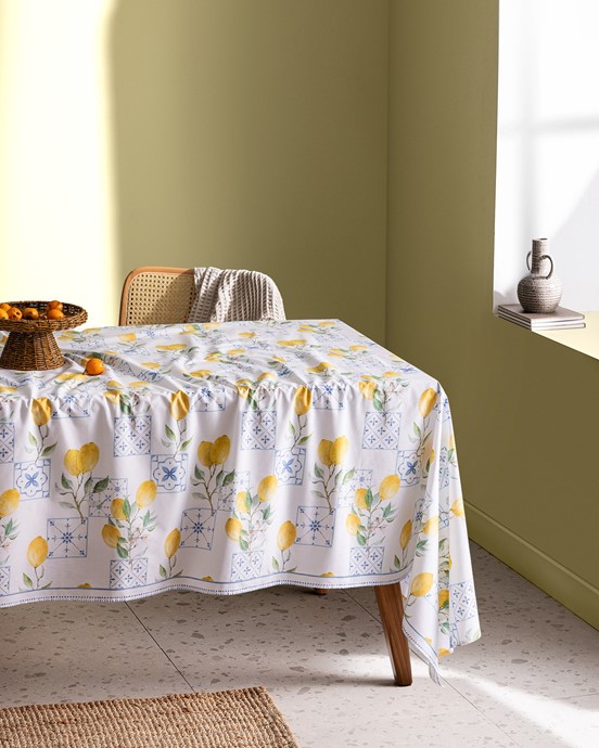 Andela Masa Örtüsü