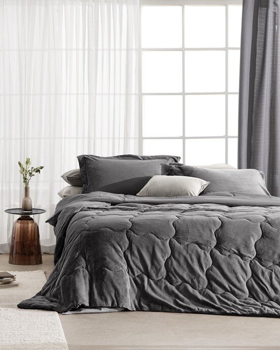 Kaira Comforter Set