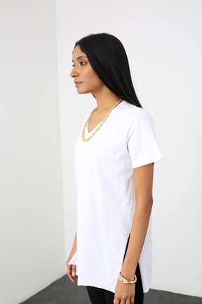 Karol Atabey V Yaka Yanı Yırtmaçlı Tshirt