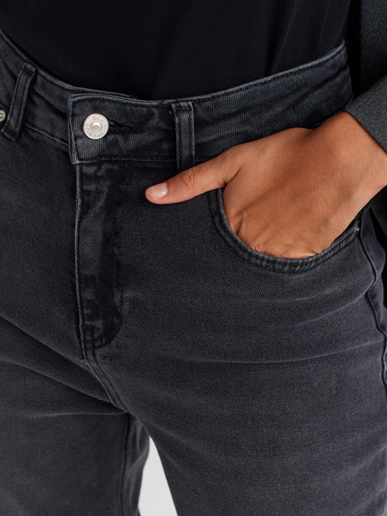 Dilvin Paçası Dikişsiz Eskitmeli Denim Mom Pantolon