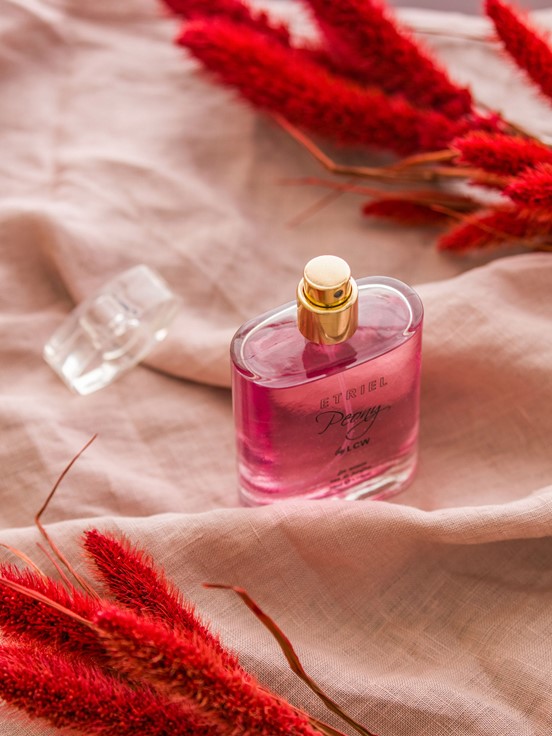Etriel Peony EDP Kadın Parfüm 50 Ml KARIŞIK