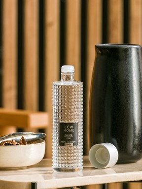 Şakayık Kokulu Kolonya 240 Ml SİYAH BASKILI