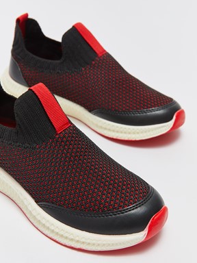 32-38 Numara Çorap Model Triko Erkek Çocuk Spor Ayakkabı SİYAH