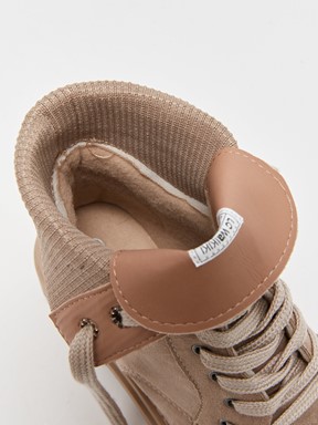 Deri Görünümlü Bağcıklı Kadın Bot BEJ